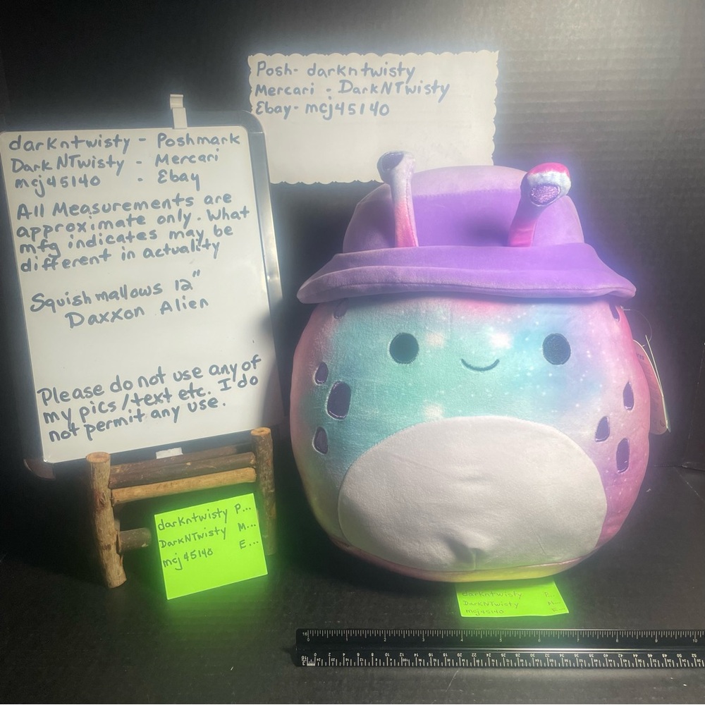 BNIB SQUISHMALLOWS 12” IN SEALED SHIPPER DAXXON ALIEN WITH BUCKET HAT